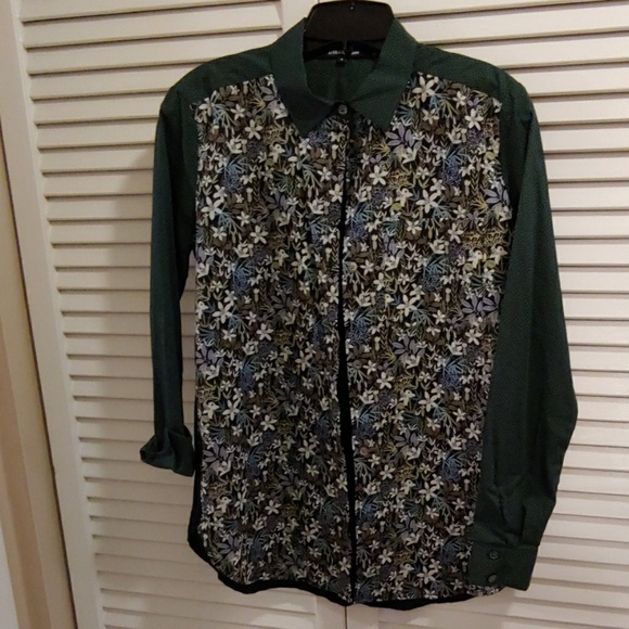 Tess Giberson - Picture 1 of 4